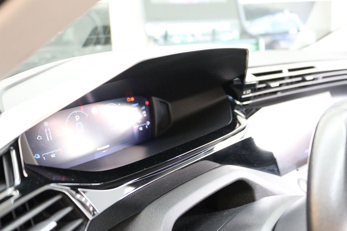 peugeot-308-sw-2023-hibrido-a-gasolina-1598cc