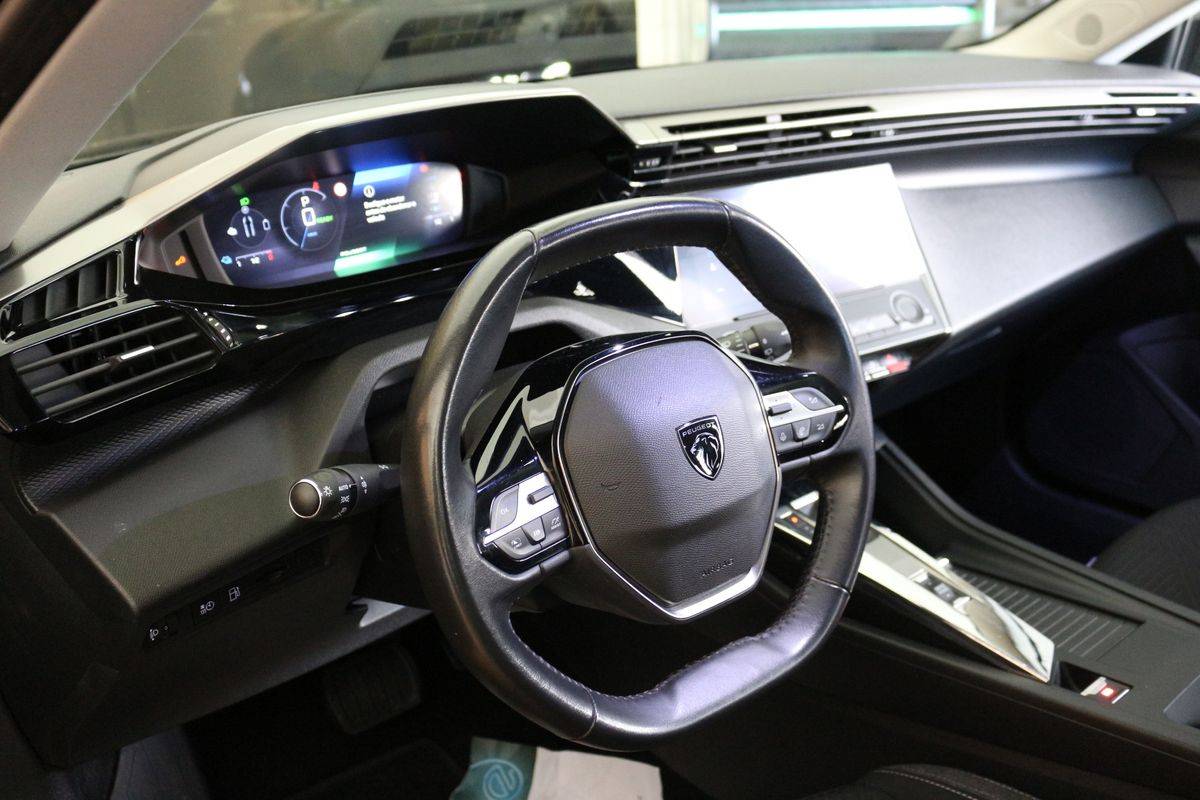 peugeot-308-sw-2023-hibrido-a-gasolina-1598cc