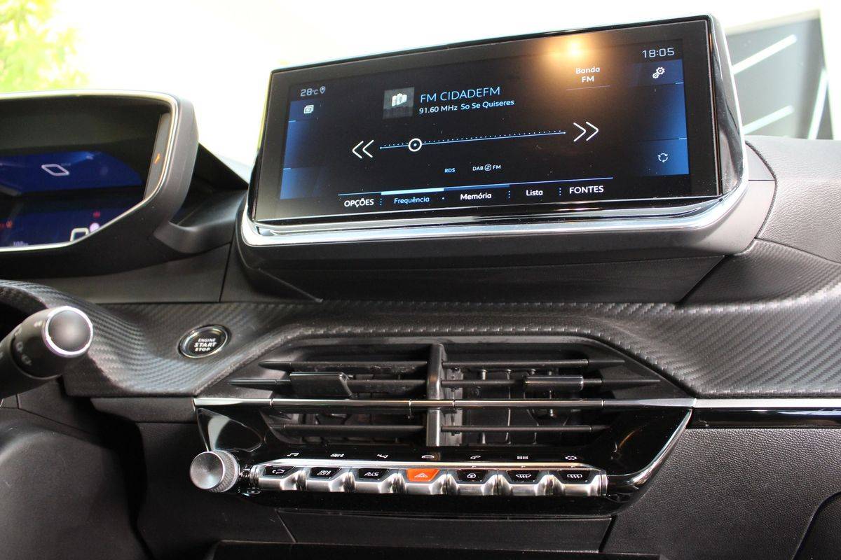 peugeot-208-2021-gasolina-1199cc