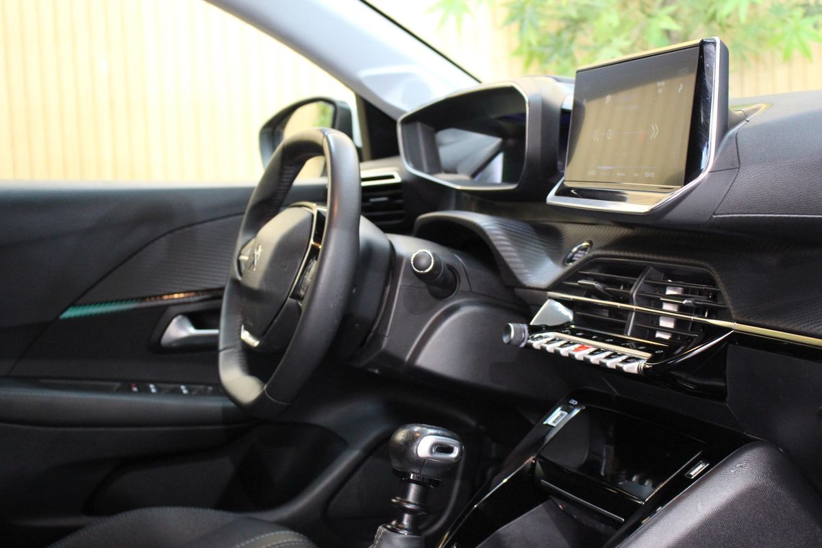 peugeot-208-2021-gasolina-1199cc