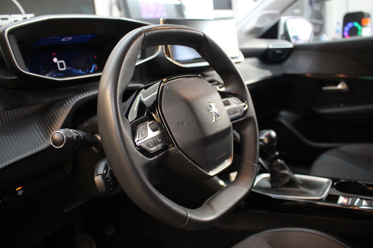 peugeot-208-2021-gasolina-1199cc