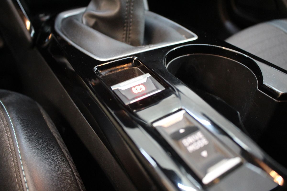 peugeot-208-2021-gasolina-1199cc