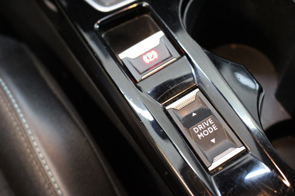 peugeot-208-2021-gasolina-1199cc