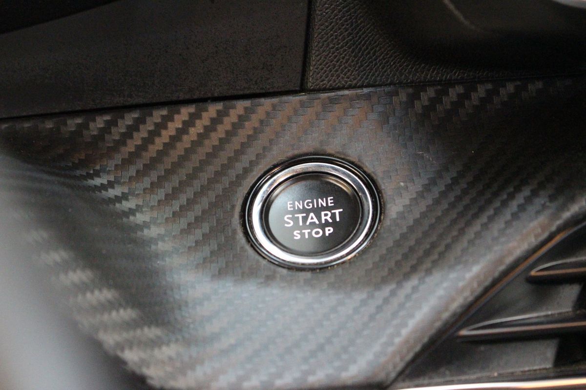 peugeot-208-2021-gasolina-1199cc