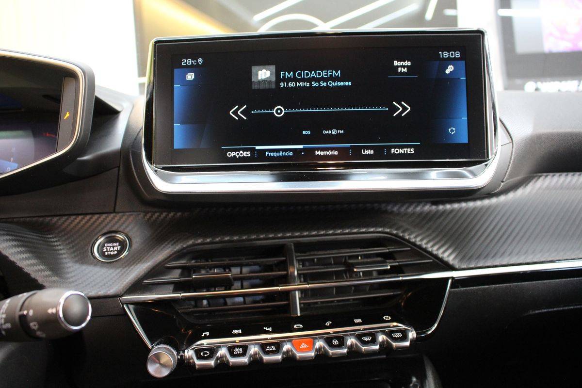 peugeot-208-2021-gasolina-1199cc