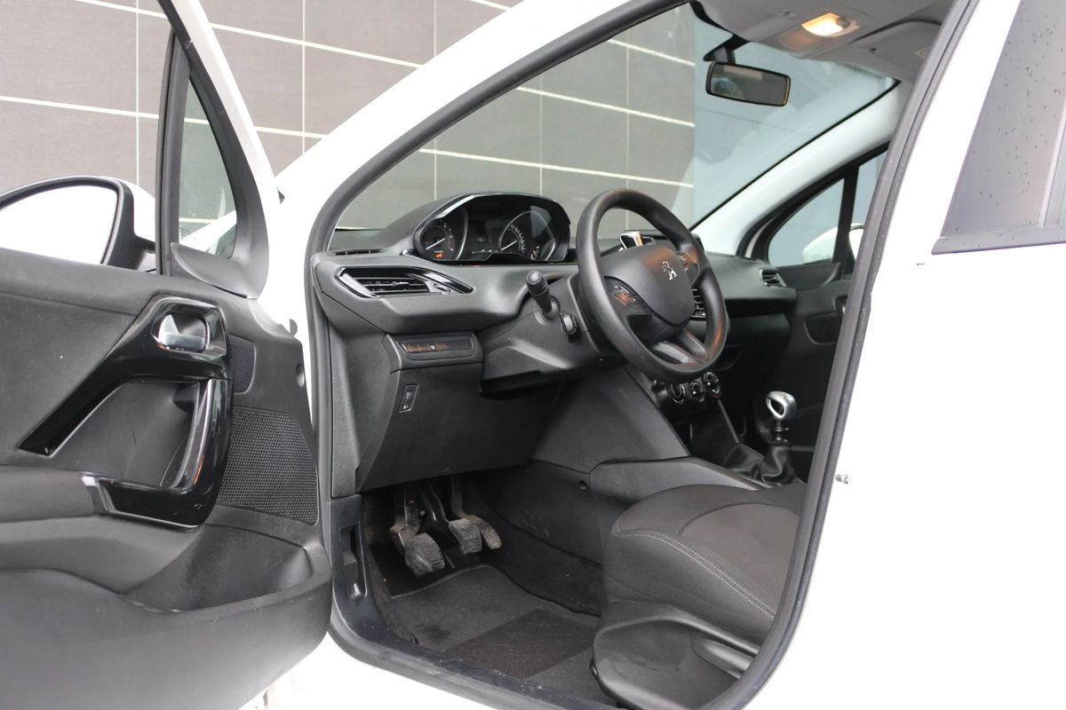 peugeot-208-2019-diesel-1461cc