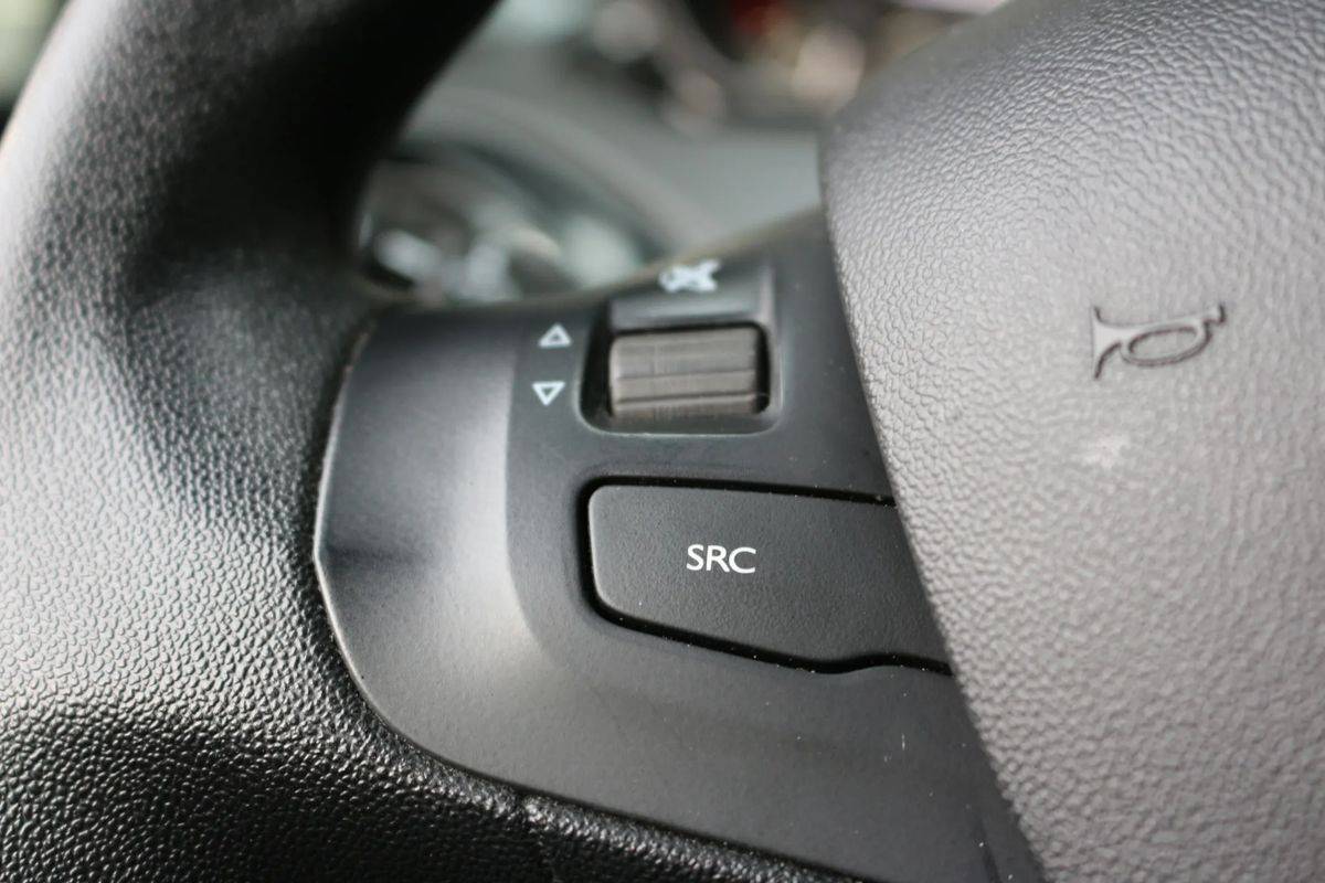 peugeot-208-2019-diesel-1461cc