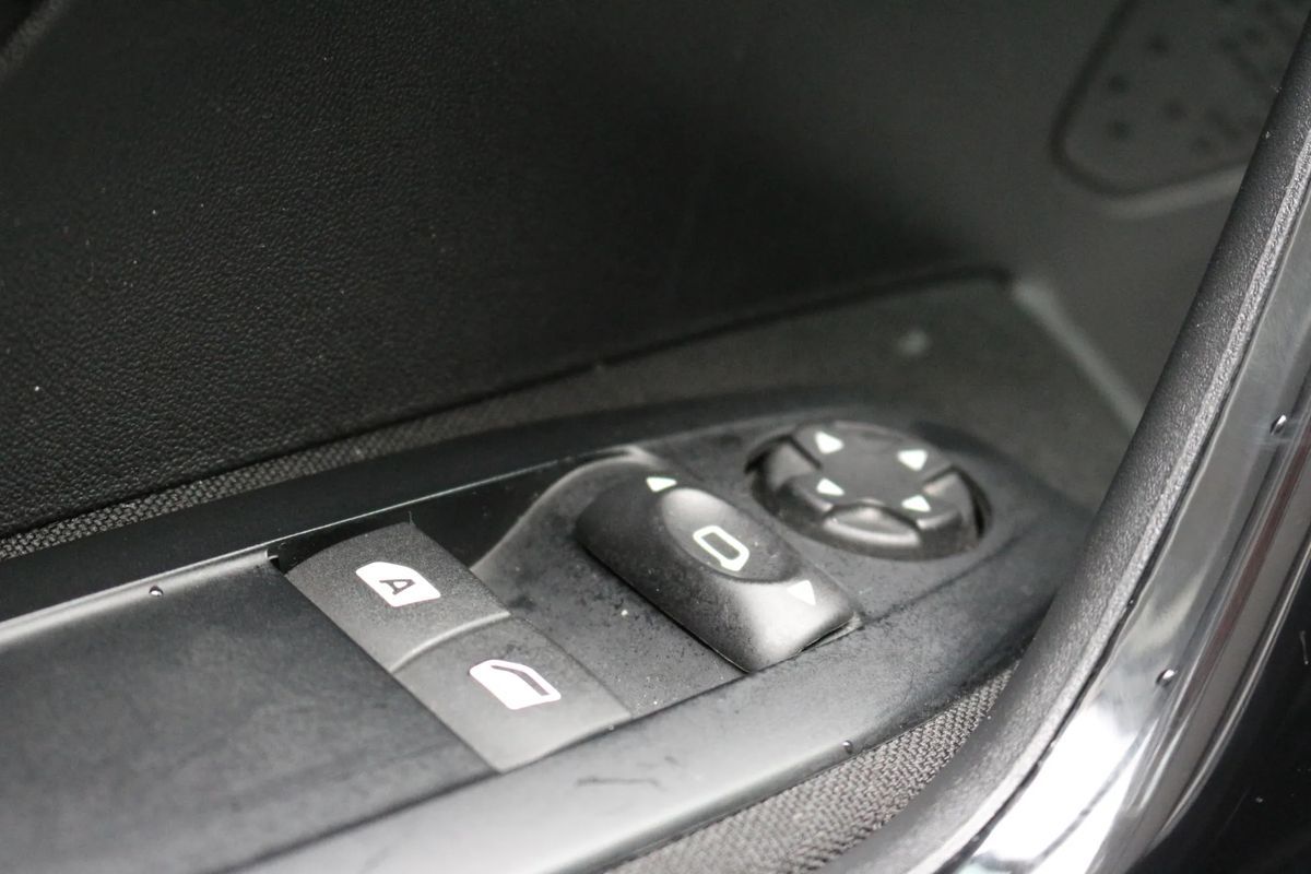 peugeot-208-2019-diesel-1461cc