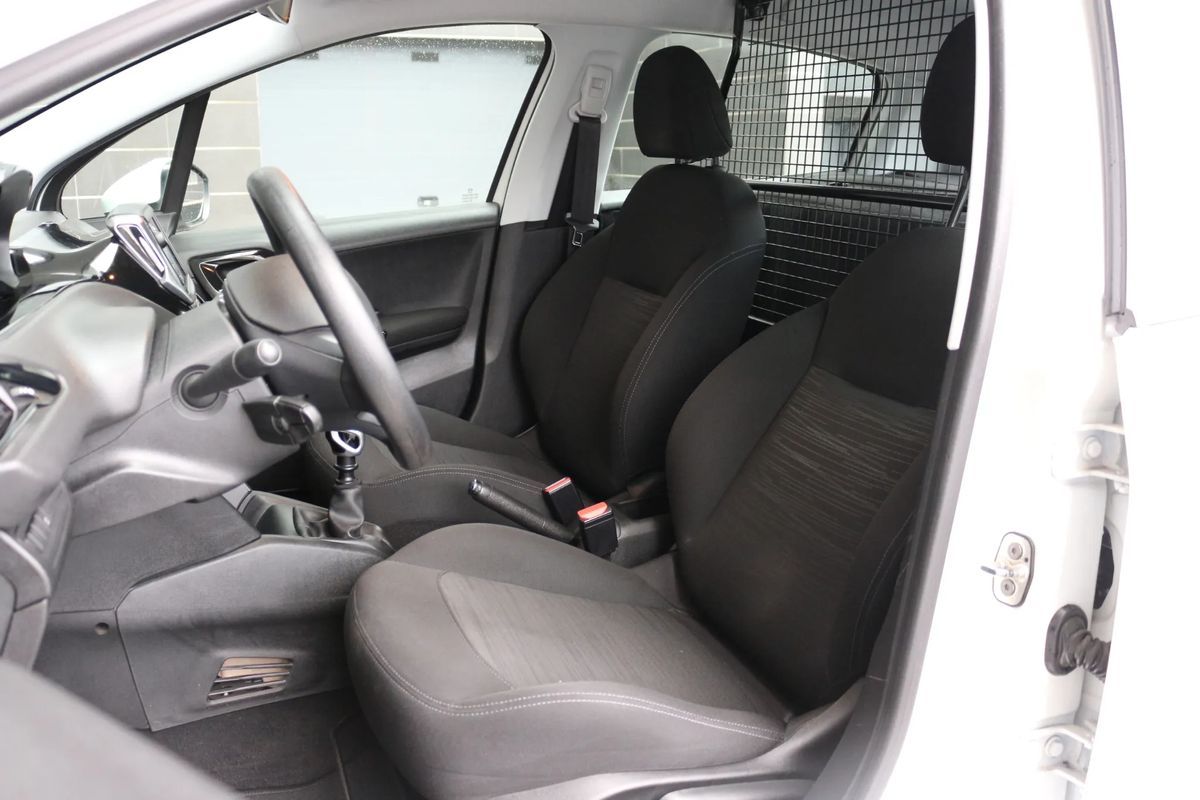 peugeot-208-2019-diesel-1461cc
