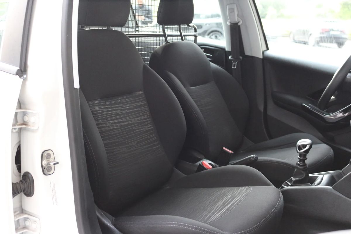 peugeot-208-2019-diesel-1461cc