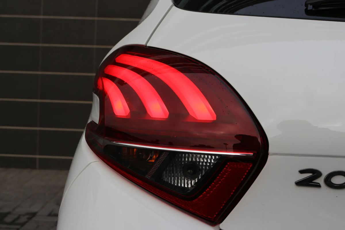peugeot-208-2019-diesel-1461cc