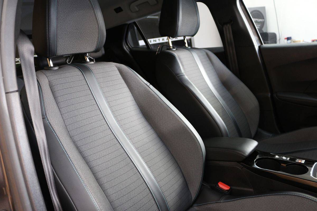 peugeot-2008-2021-diesel-1499cc