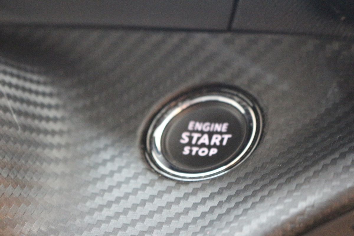 peugeot-2008-2021-diesel-1499cc