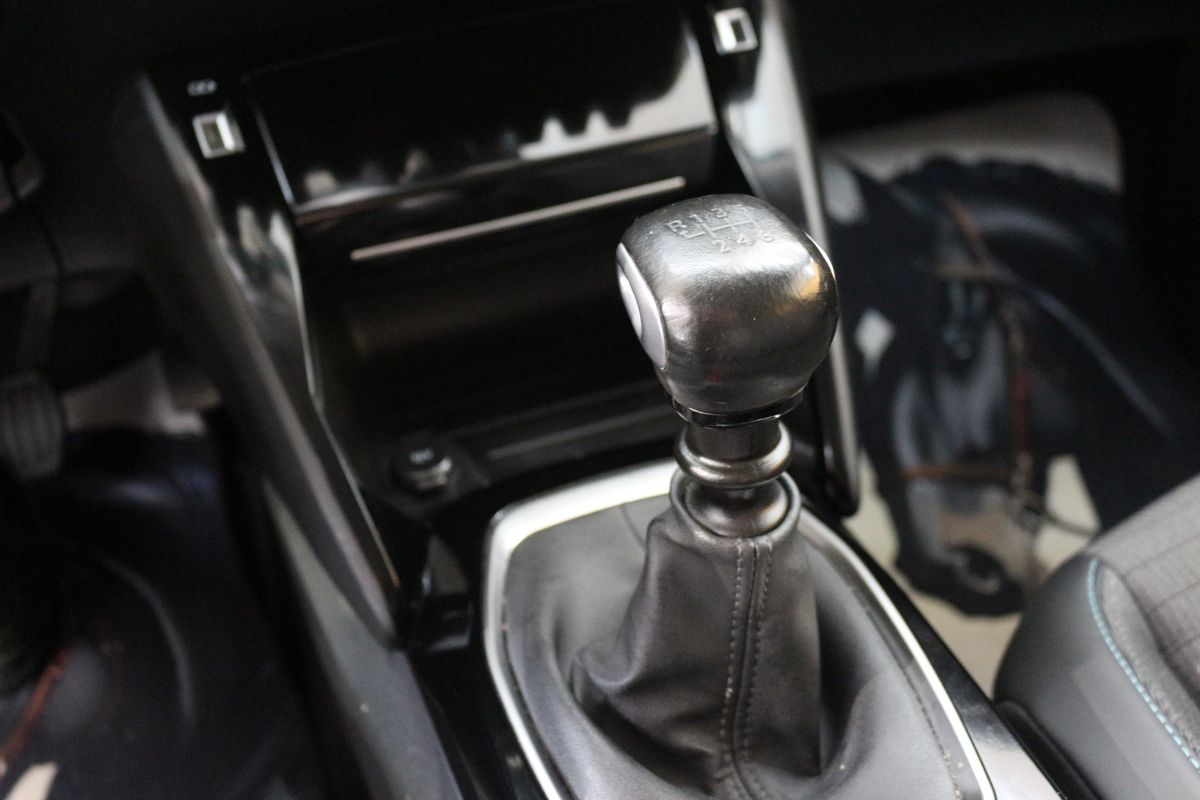 peugeot-2008-2021-diesel-1499cc
