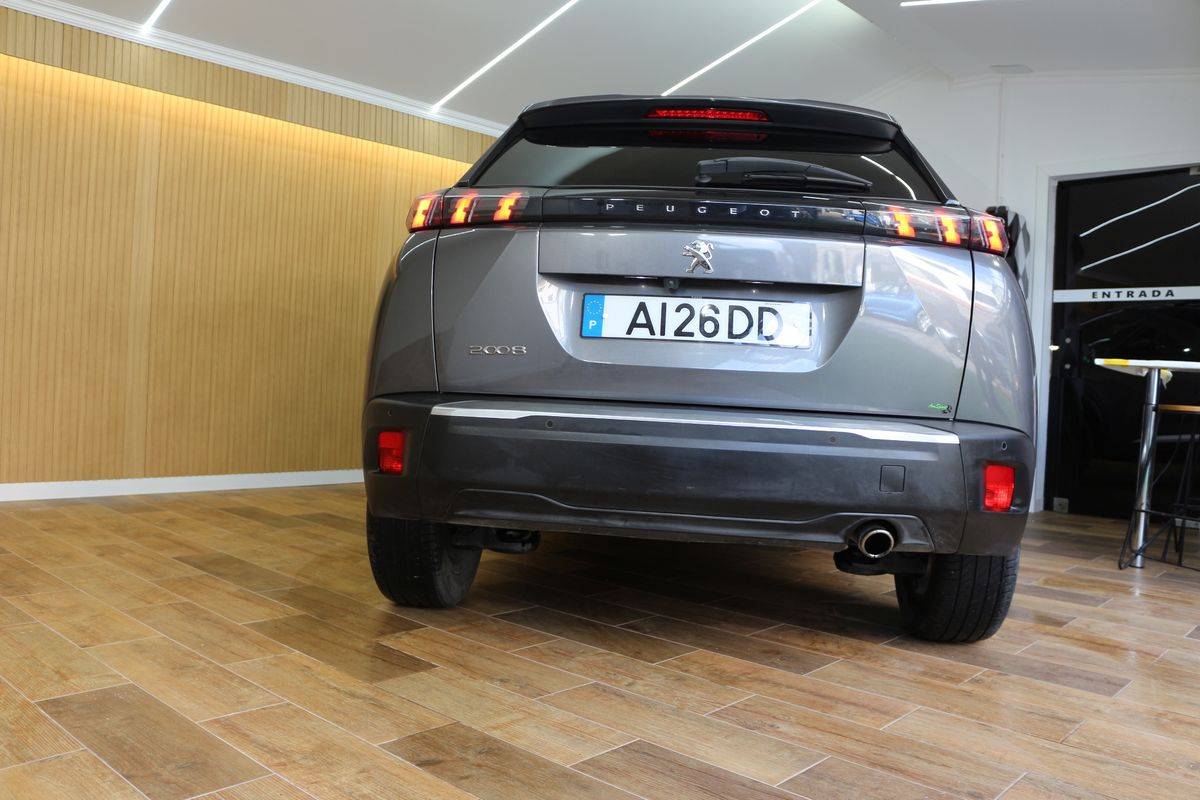 peugeot-2008-2021-diesel-1499cc
