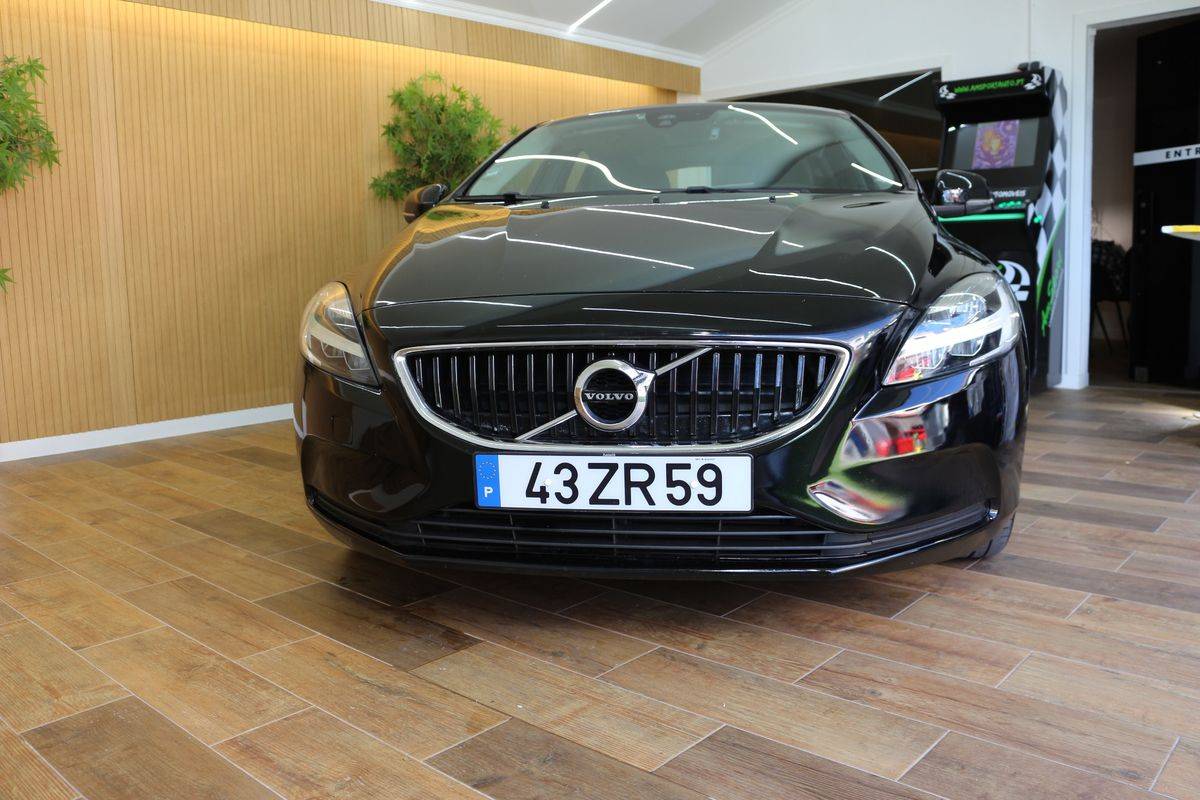 volvo-v40-2019-diesel-1969cc