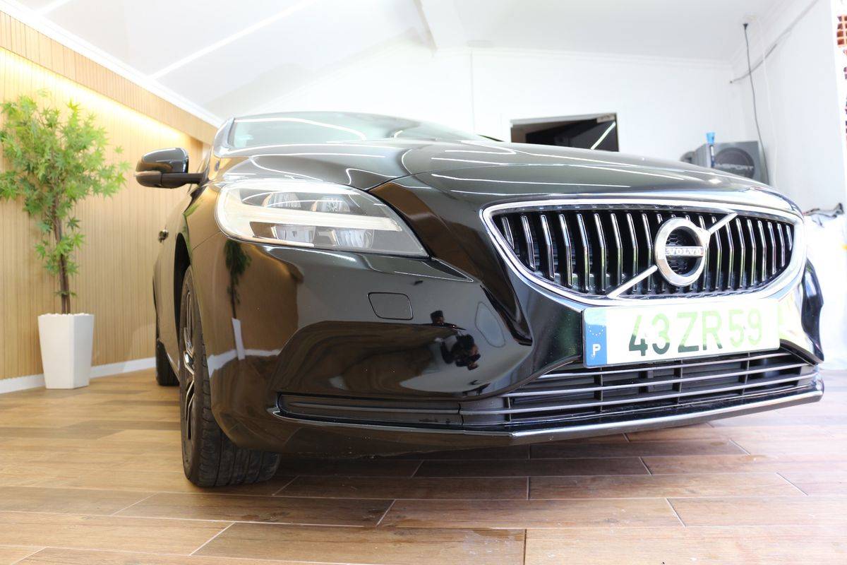 volvo-v40-2019-diesel-1969cc