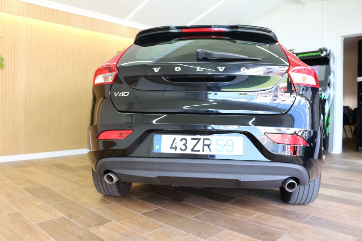 volvo-v40-2019-diesel-1969cc