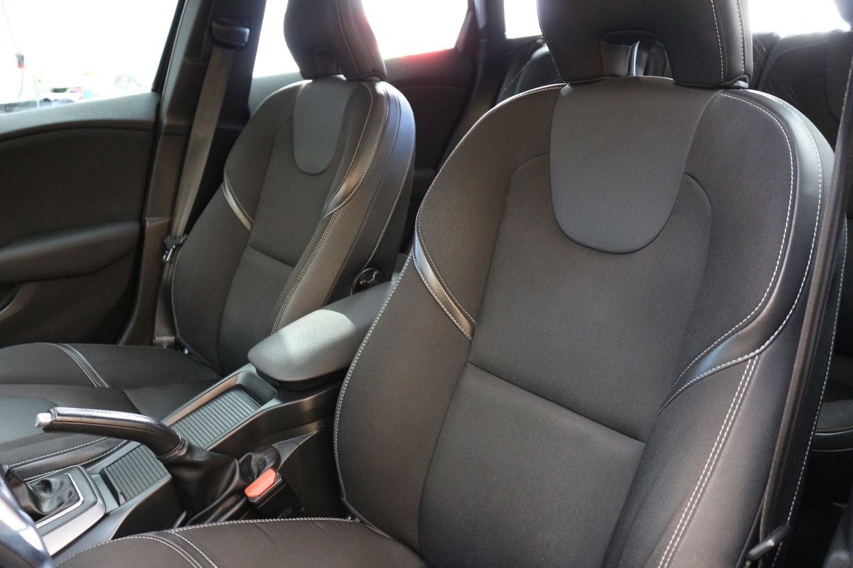 volvo-v40-2019-diesel-1969cc
