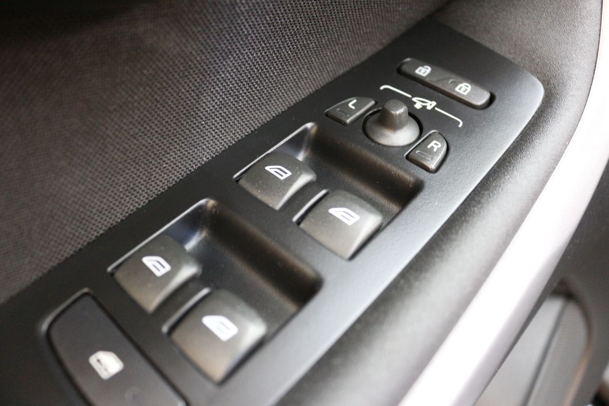 volvo-v40-2019-diesel-1969cc