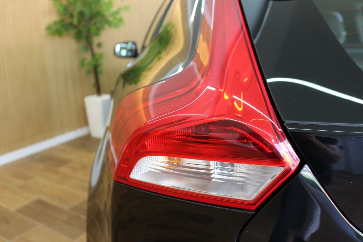 volvo-v40-2019-diesel-1969cc
