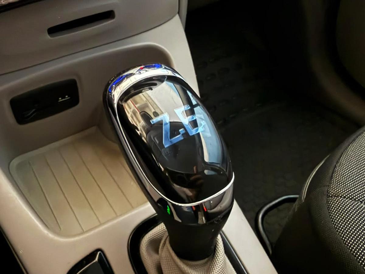 renault-zoe-2013-eletrico-0cc
