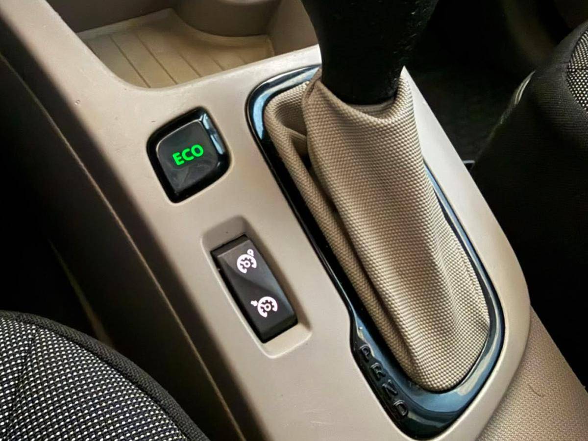 renault-zoe-2013-eletrico-0cc