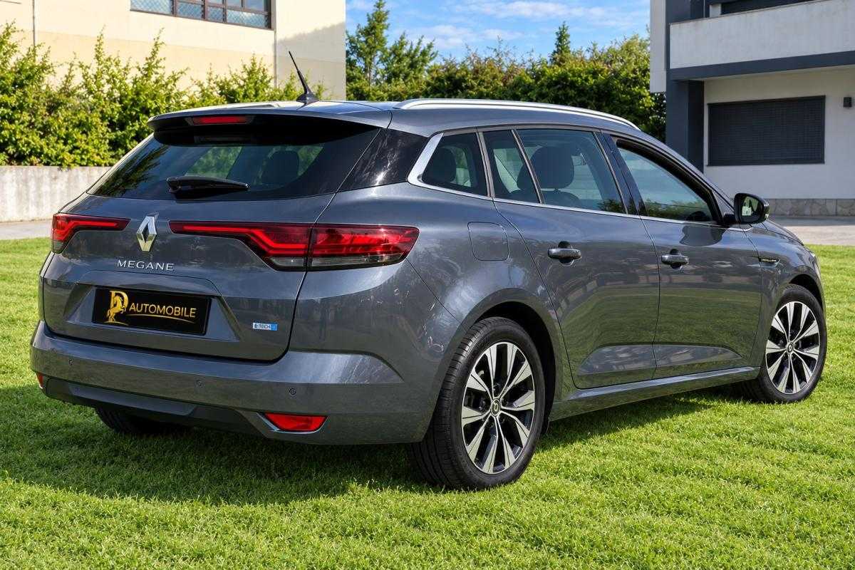 renault-megane-sport-tourer-2022-hibrido-a-gasolina-1598cc