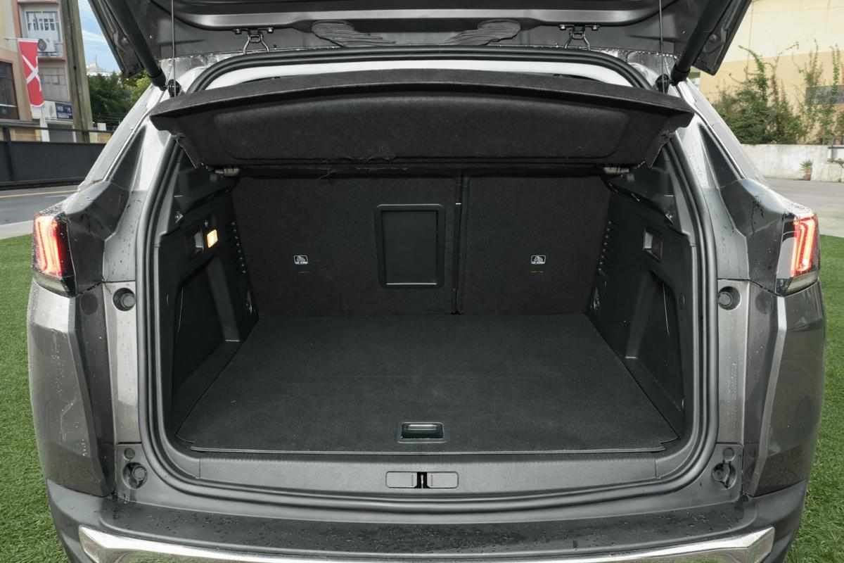peugeot-3008-1-6-hybrid-11-8-kwh-2023-gasolina-1598cc