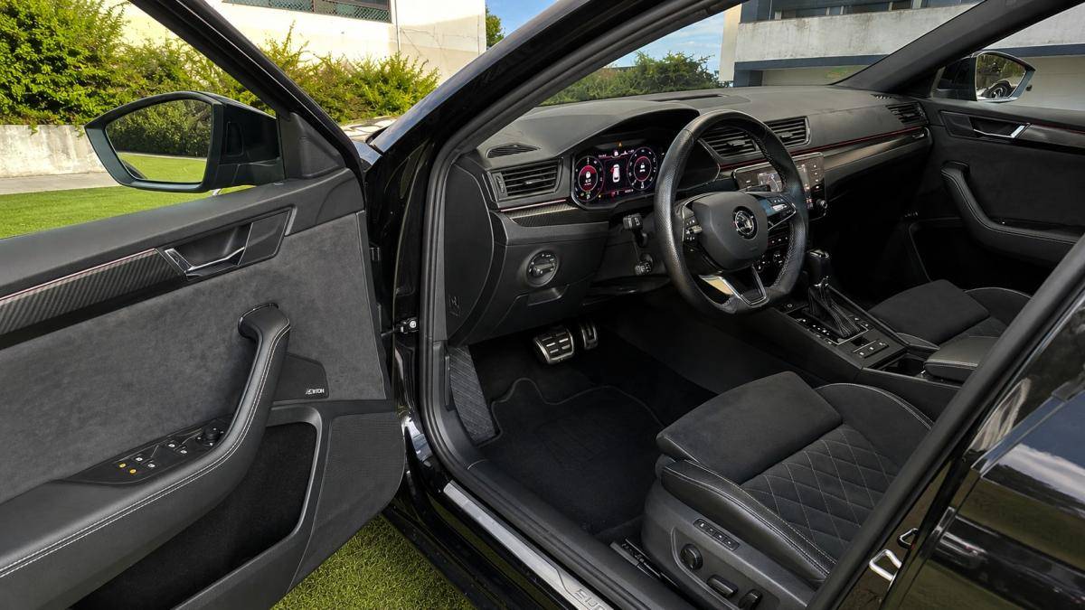 skoda-superb-2021-hibrido-a-gasolina-1395cc
