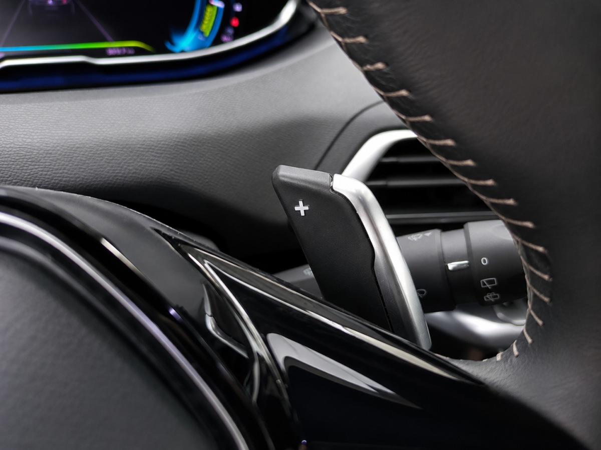 peugeot-3008-2023-hibrido-a-gasolina-1598cc