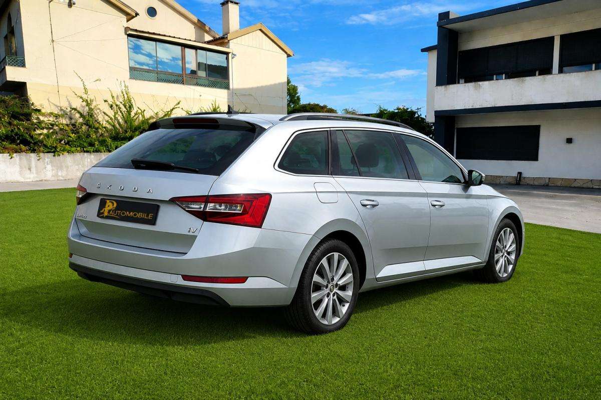 skoda-superb-2021-hibrido-a-gasolina-1498cc
