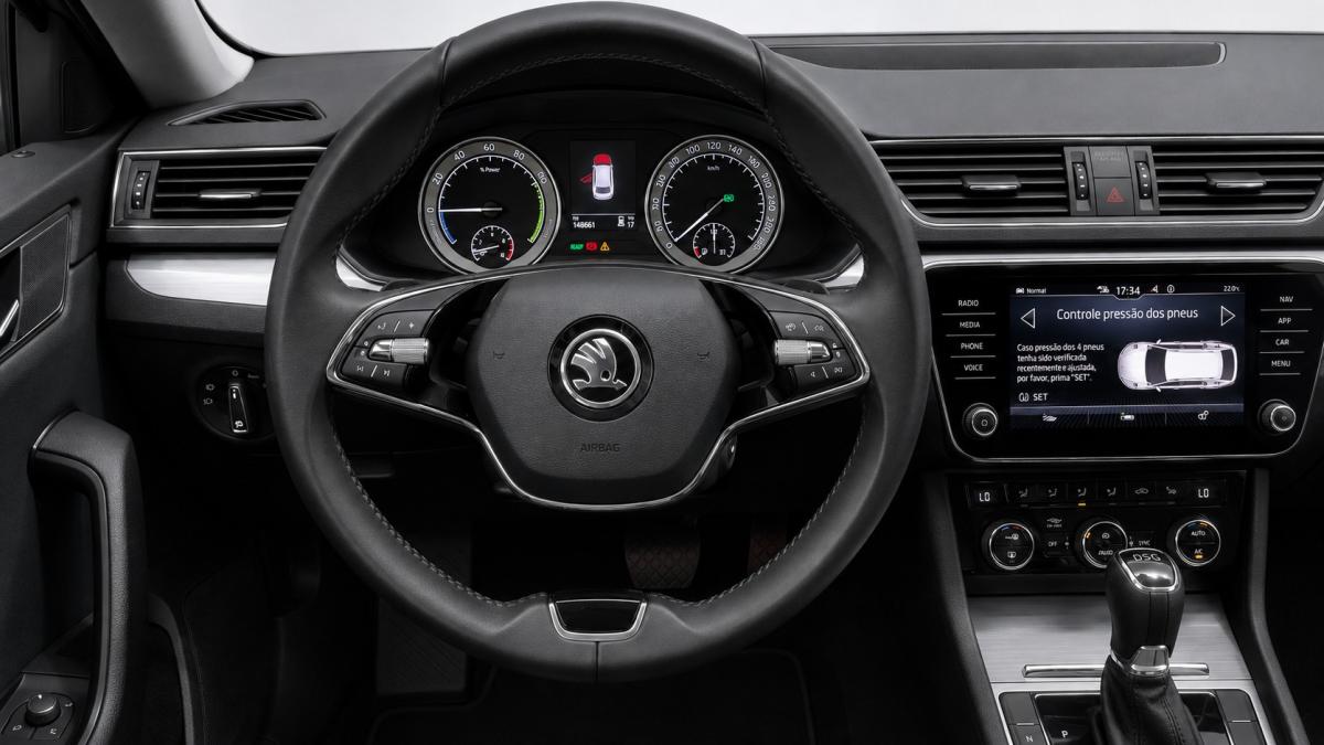 skoda-superb-2021-hibrido-a-gasolina-1498cc