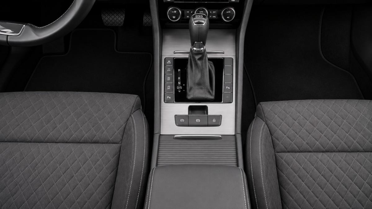 skoda-superb-2021-hibrido-a-gasolina-1498cc