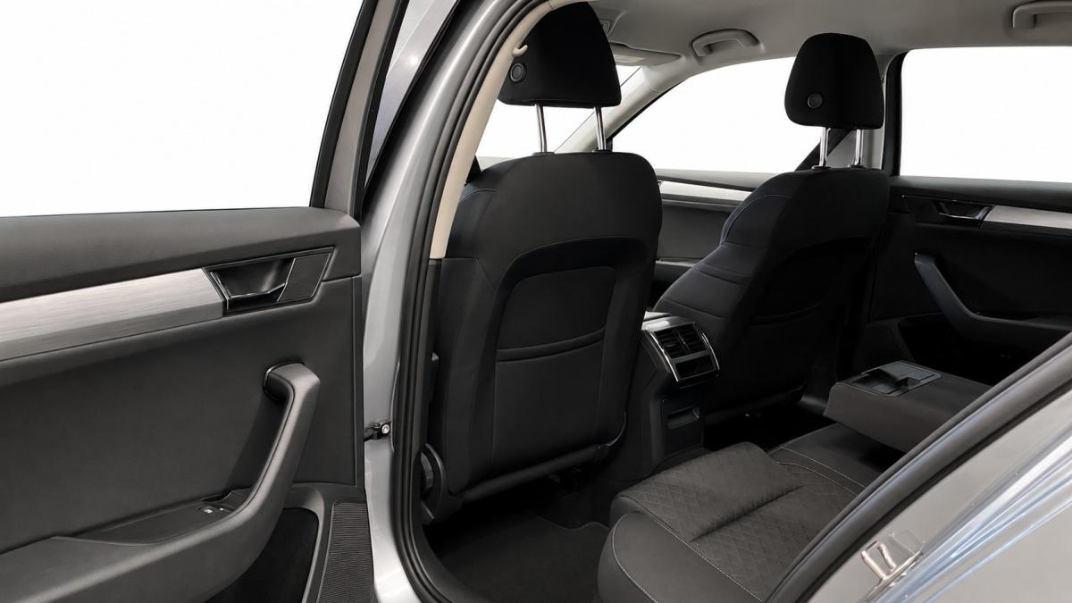 skoda-superb-2021-hibrido-a-gasolina-1498cc