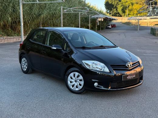 toyota-auris-2010-diesel-1364cc