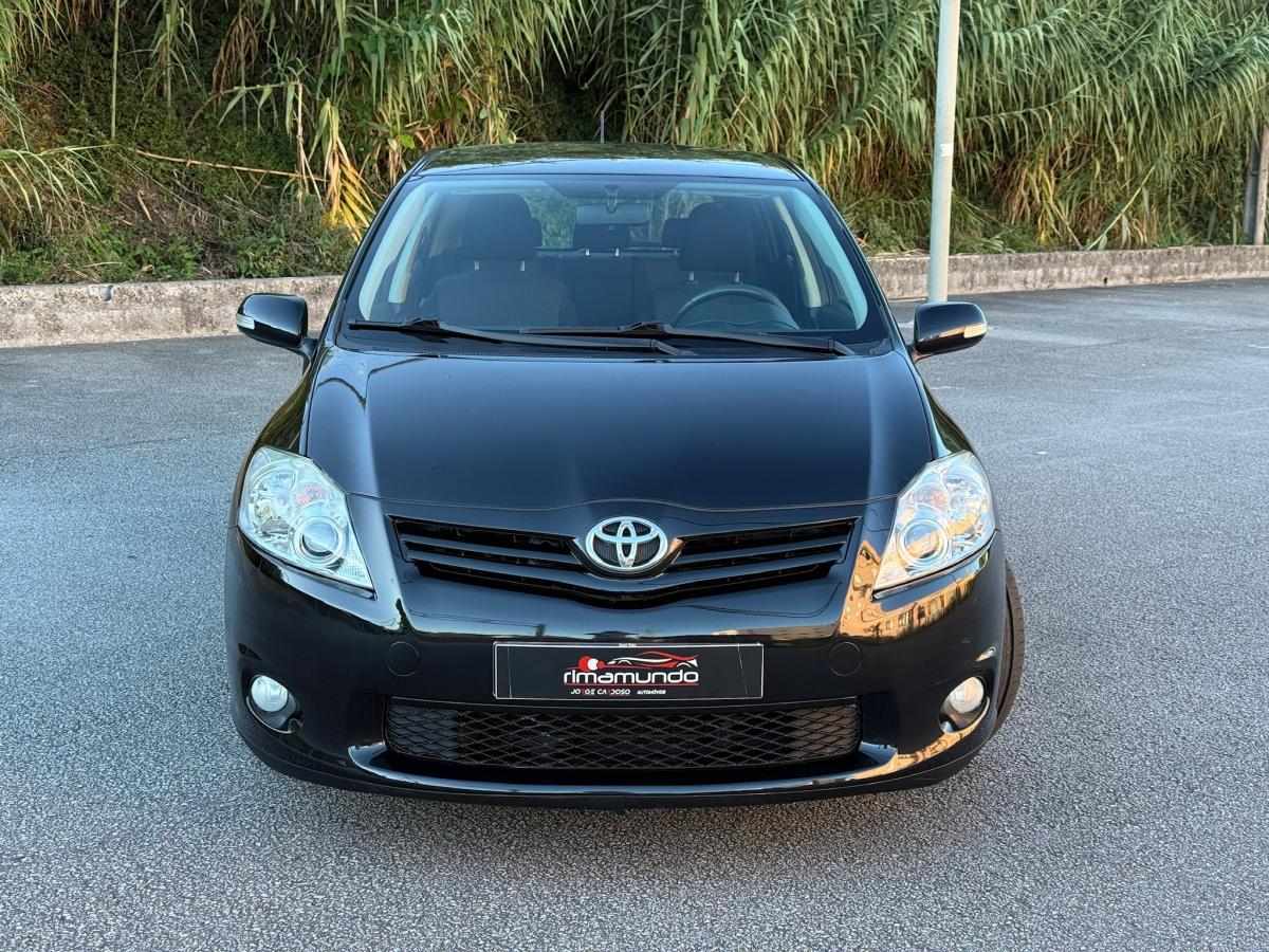 toyota-auris-2010-diesel-1364cc