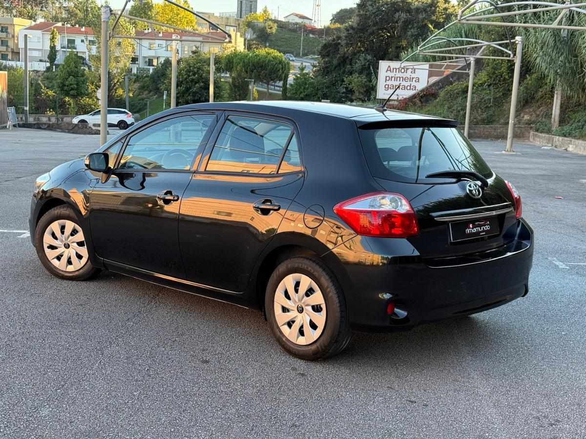 toyota-auris-2010-diesel-1364cc