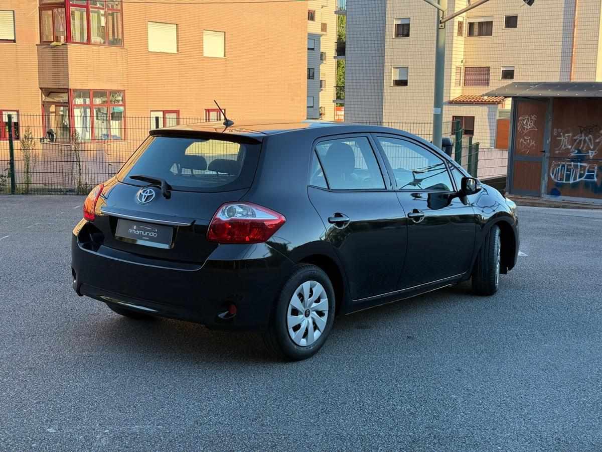 toyota-auris-2010-diesel-1364cc
