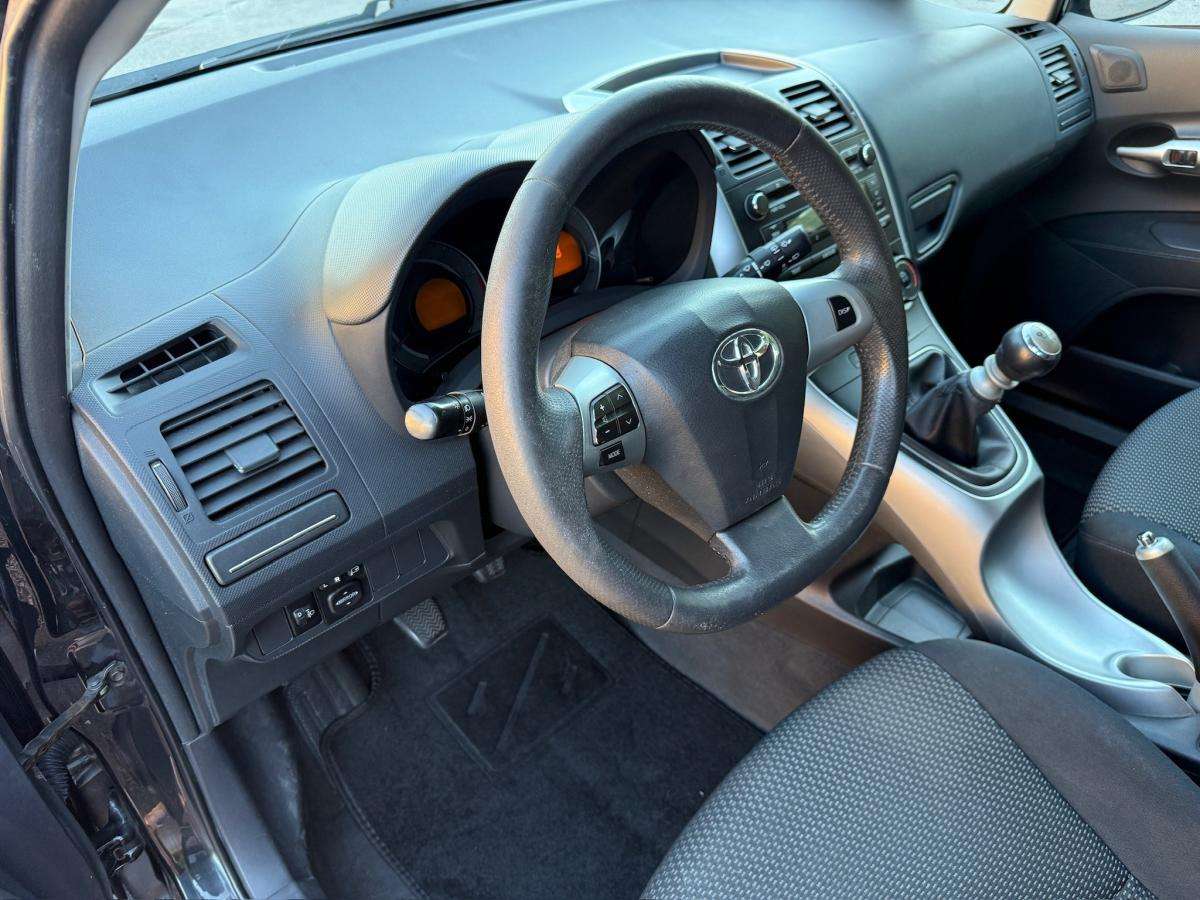 toyota-auris-2010-diesel-1364cc