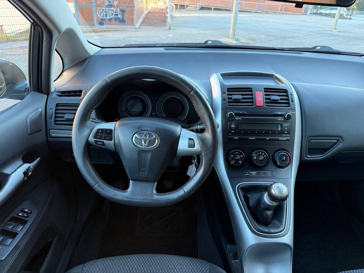toyota-auris-2010-diesel-1364cc