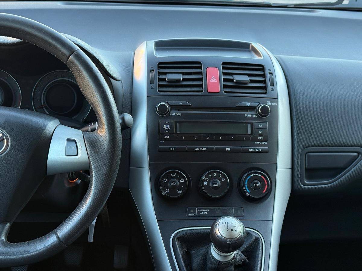 toyota-auris-2010-diesel-1364cc
