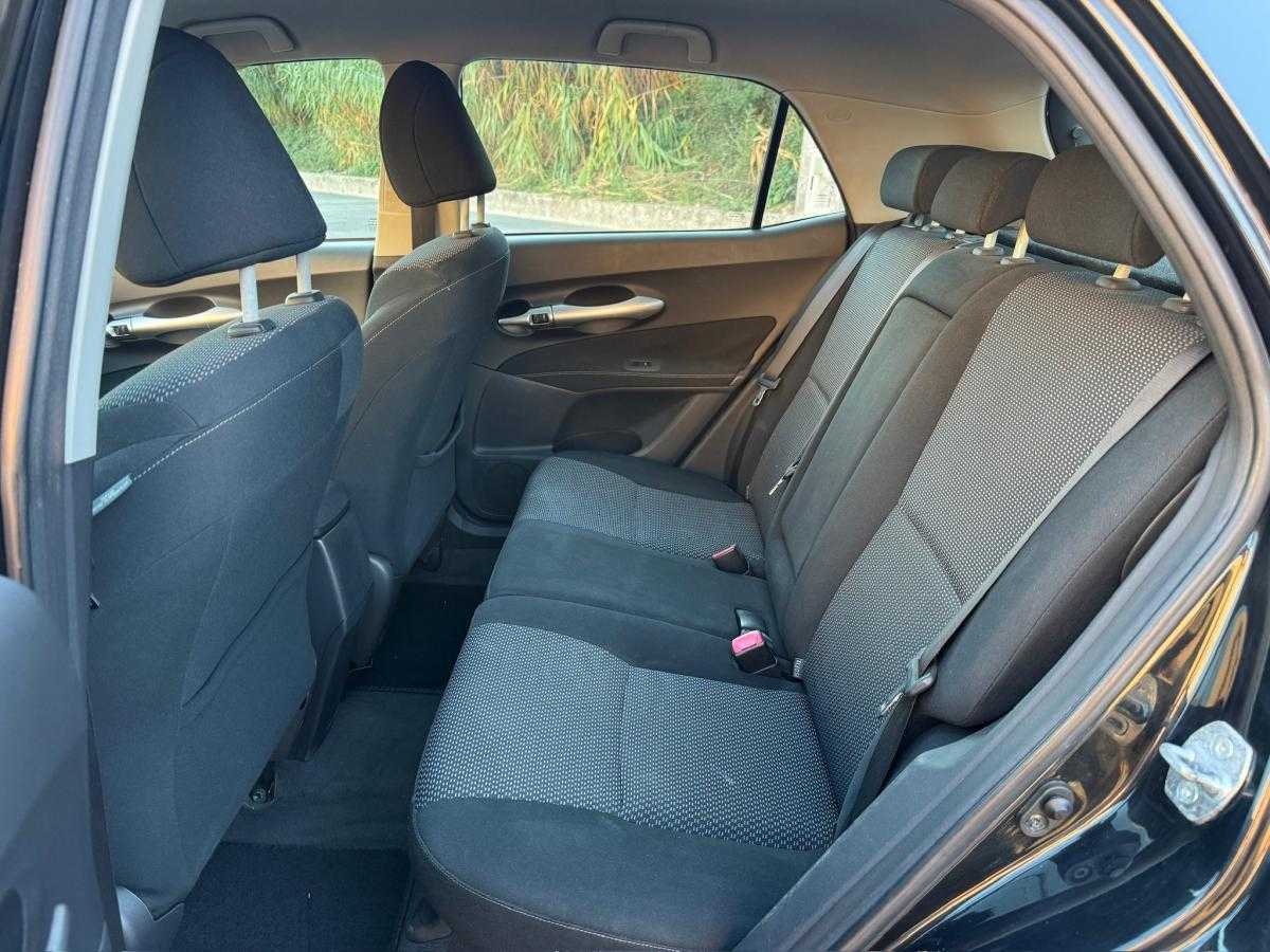 toyota-auris-2010-diesel-1364cc