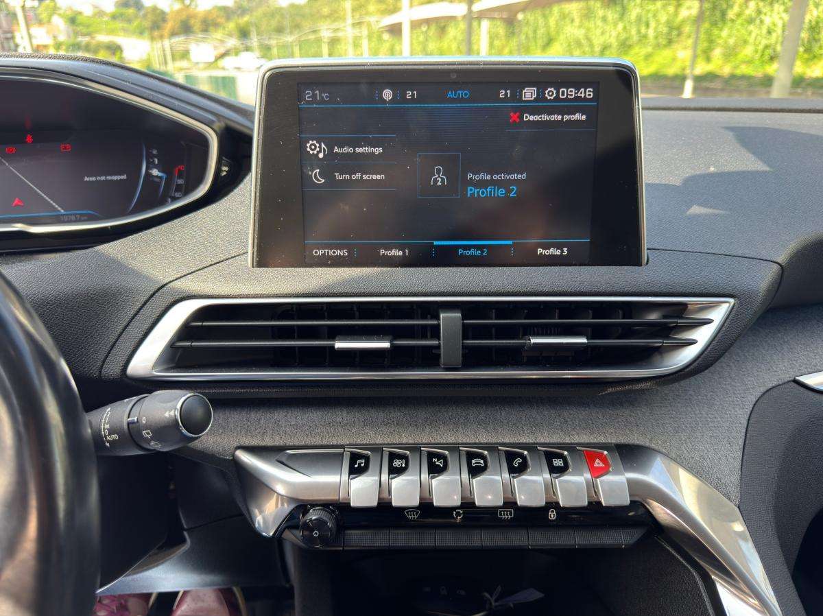 peugeot-5008-2018-diesel-1500cc