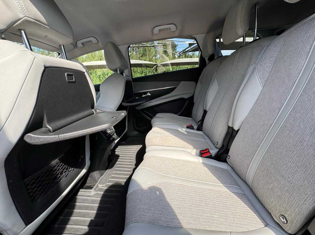 peugeot-5008-2018-diesel-1500cc