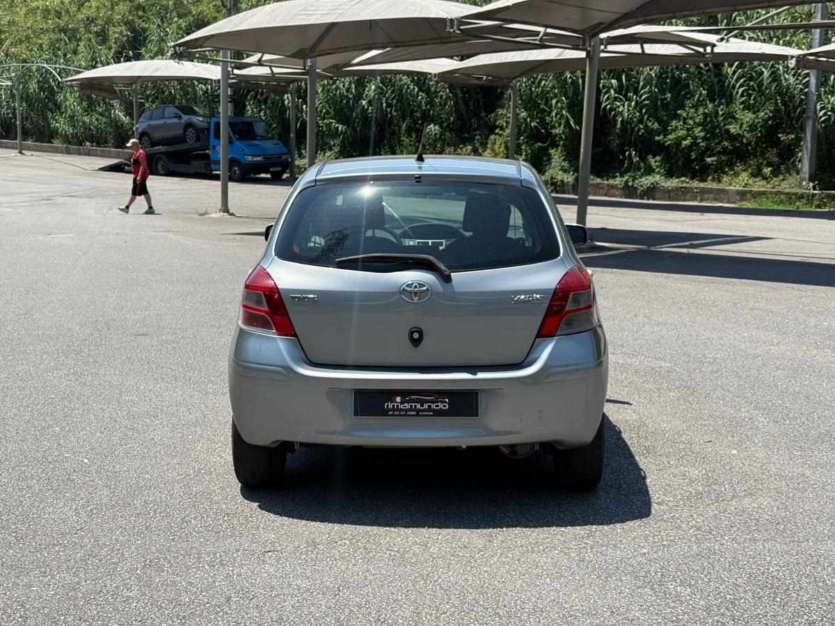 toyota-yaris-2011-gasolina-998cc