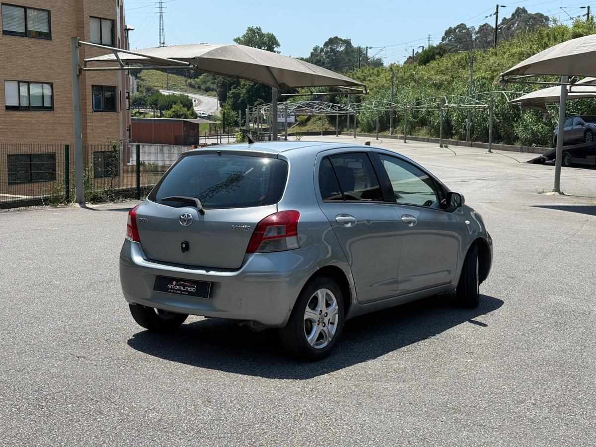 toyota-yaris-2011-gasolina-998cc