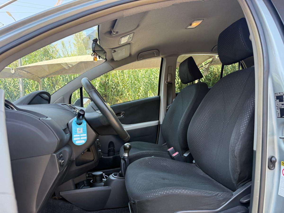 toyota-yaris-2011-gasolina-998cc