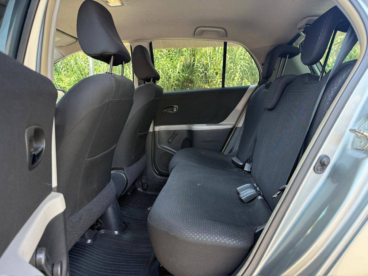 toyota-yaris-2011-gasolina-998cc