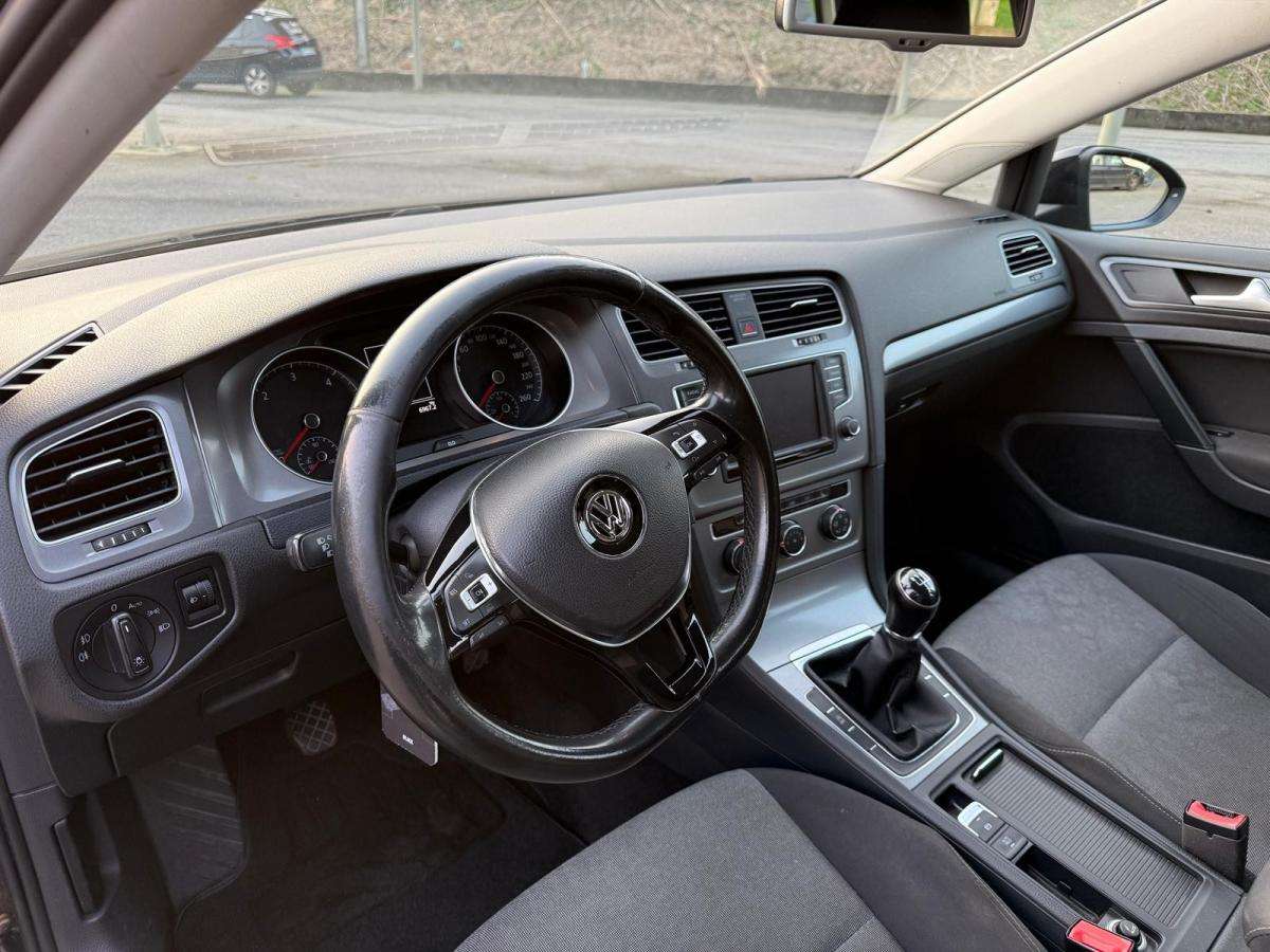 volkswagen-golf-variant-2015-diesel-1598cc